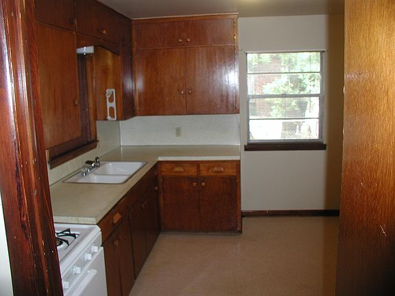 2nd image of 805 N Duncan St