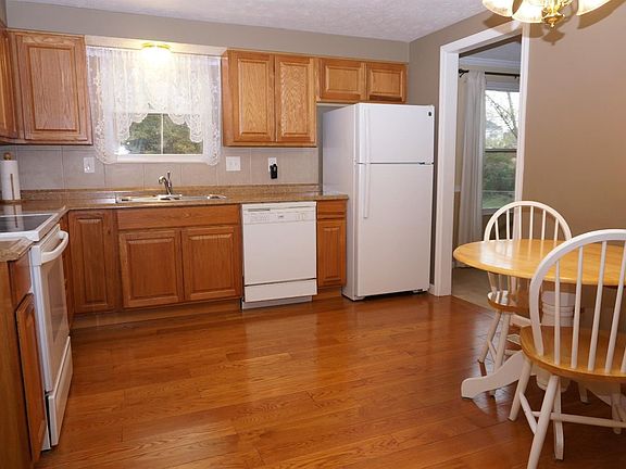 4th image of 204 Van Buren Dr