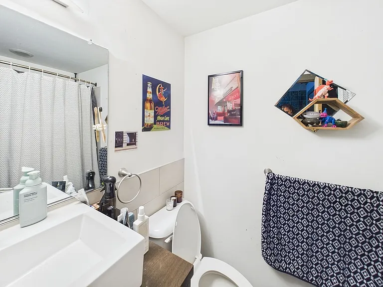 1322 W Broad St — Photo 17
