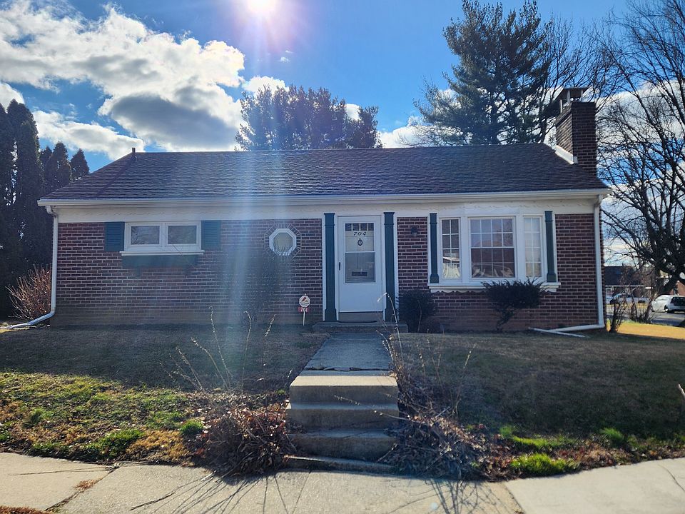 1st image of 704 Garnet Ave