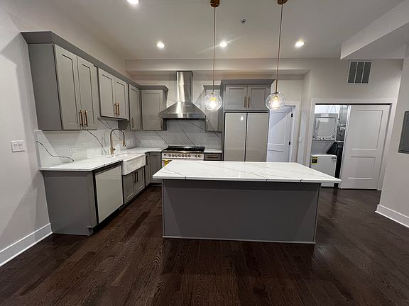 5th image of 4819 Main St #203