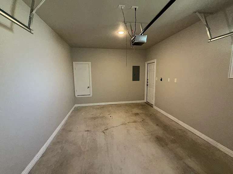 826 United Dr — Photo 10