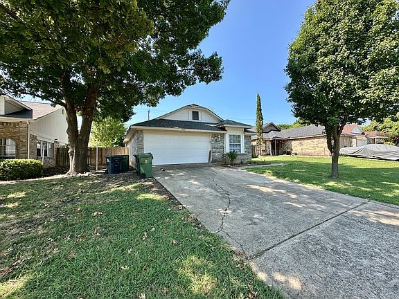 3rd image of 1416 Woodfern Dr