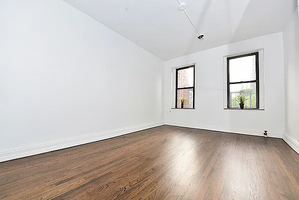 Rented by Keller Williams NYC | media 25
