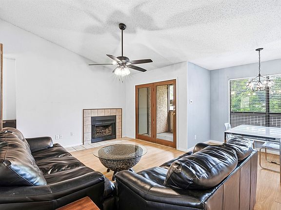 5th image of 2014 Willoughby Ln APT 4624