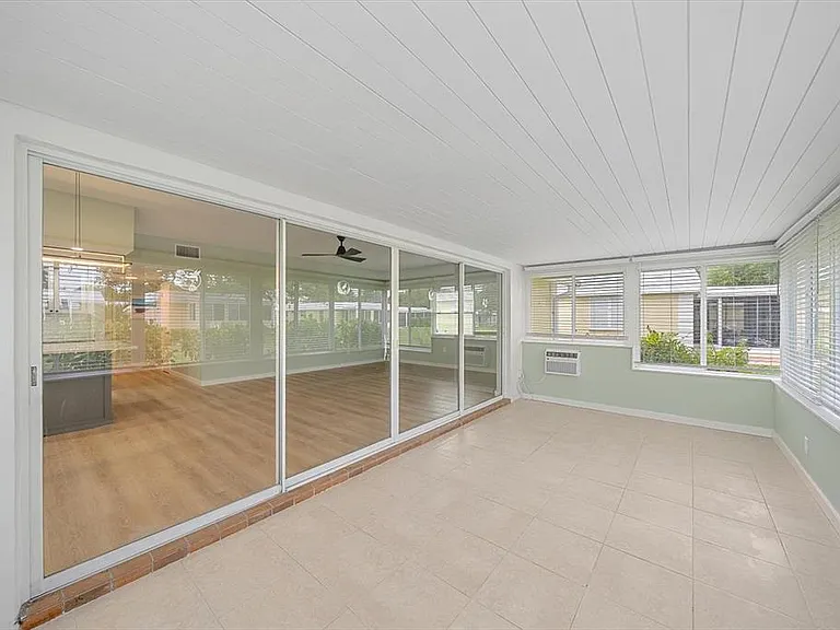 5865 Tidewood Ave #8 — Photo 26
