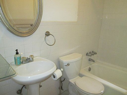 3rd image of 2407 Montopolis Dr APT D