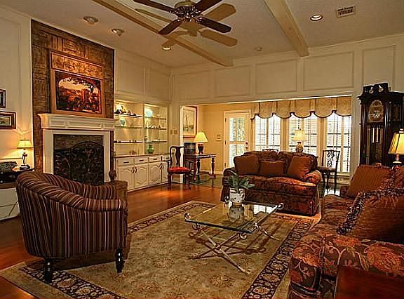 4th image of 2823 Cambridgeshire Dr