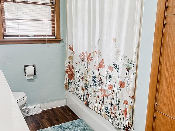 5th image of 1009 Elmwood Ave