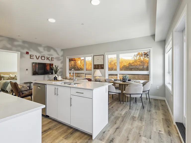 239 Eden Oak Trl — Photo 6