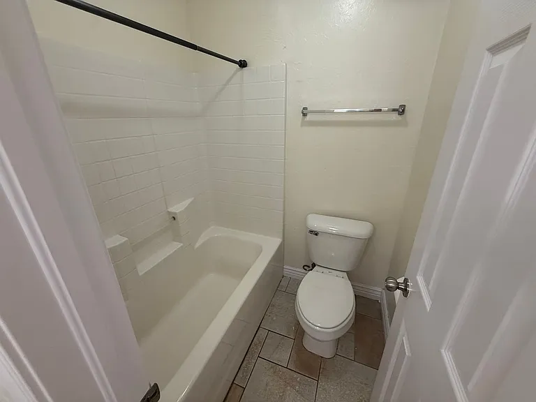 1704 Dorothy Dr — Photo 12