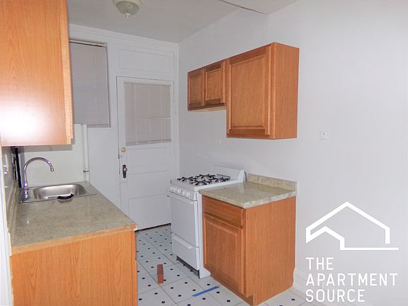2nd image of 6812 N Lakewood Ave APT 3B