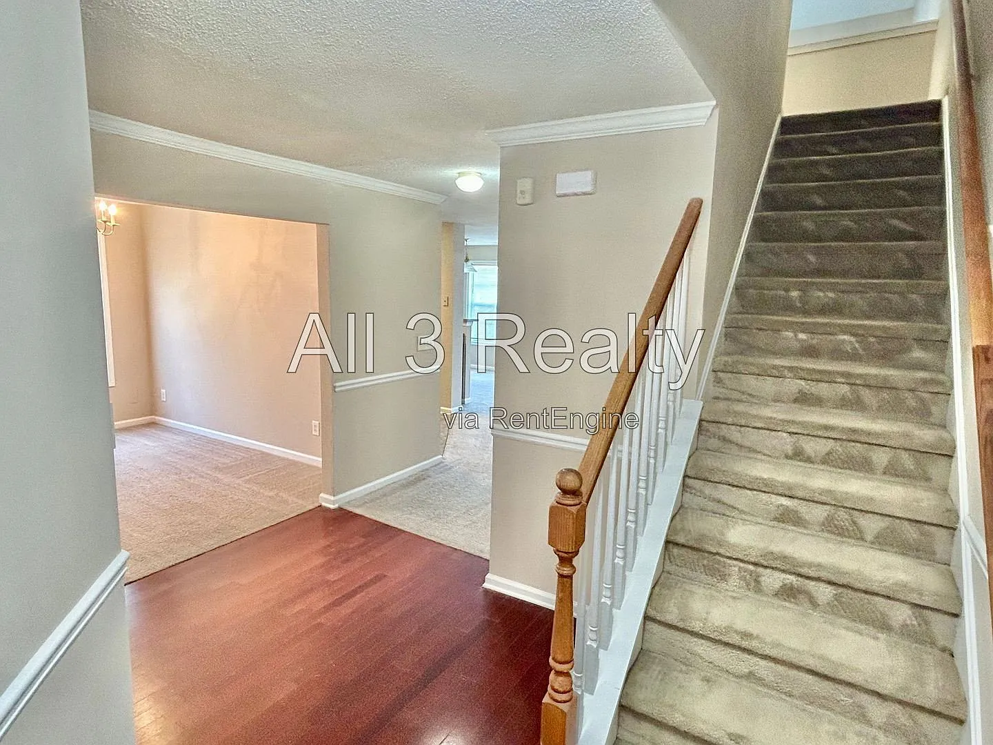 3 bed, 2.5 bath, 1519 sqft, $1,735 — Photo 2