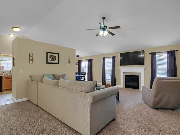 4th image of 1860 Wellington Ln