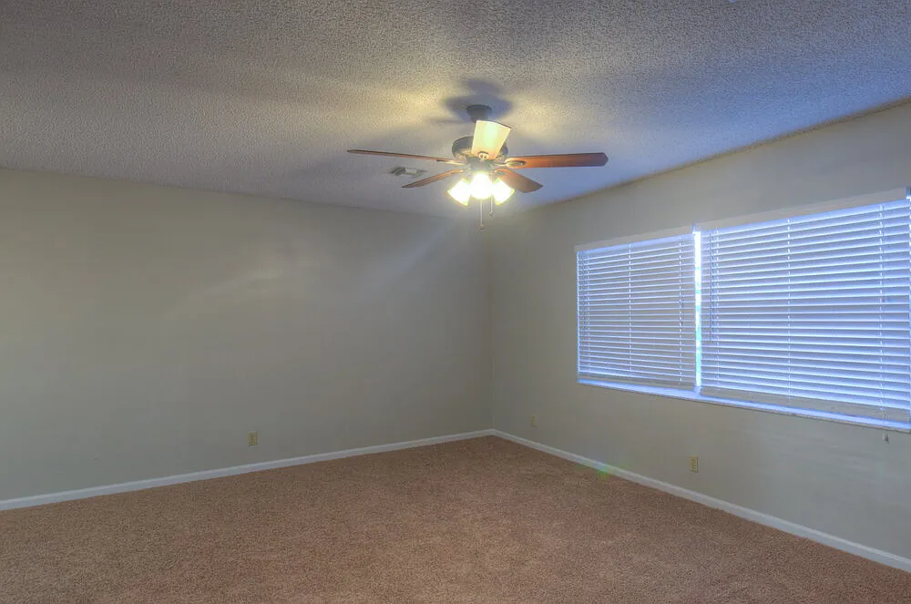 3 bed, 2.0 bath, 1622 sqft, $3,140 — Photo 4