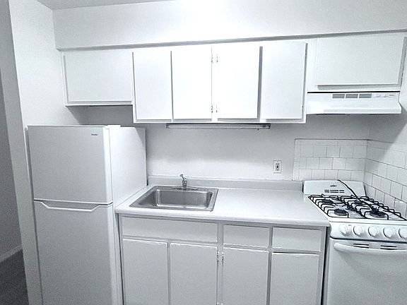5th image of 386 57th St NW Unit 6