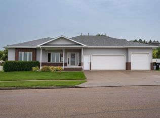 3029 Daytona Dr, Bismarck, ND 58503