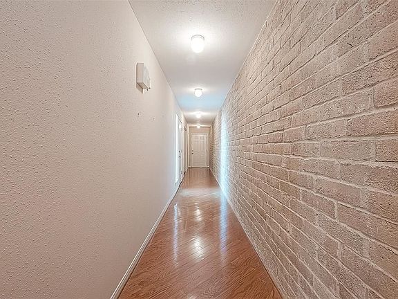 5th image of 7813 Creekbend Dr