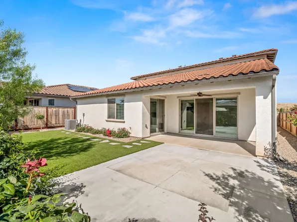 4486 Crown Bluffs Dr, Madera, CA 93636