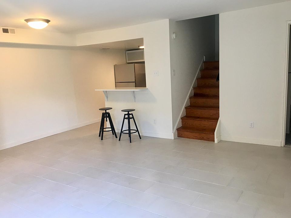 Spacious living room