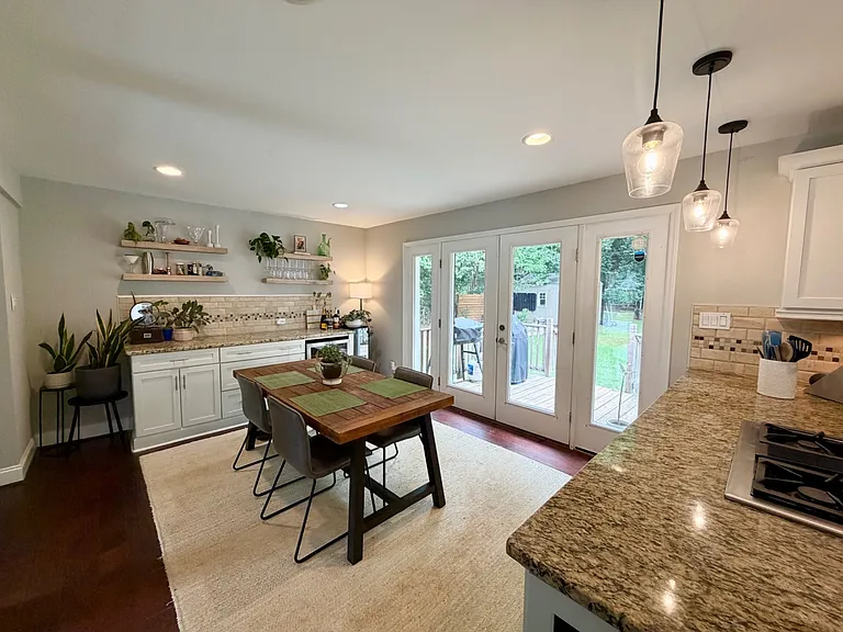 1721 Edgewater Dr — Photo 12
