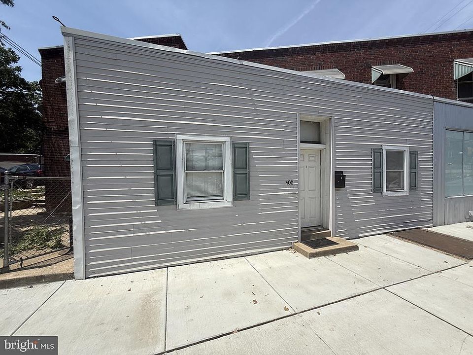 1st image of 402 N Springfield Rd