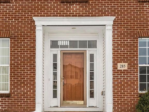 2nd image of 285 Lillian Dr