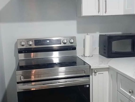 4th image of 9100 Mulder Ct