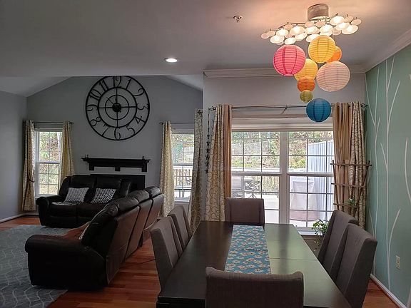 4th image of 34 Kennedy Dr