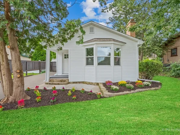 23475 N Summit Dr, Barrington, IL 60010