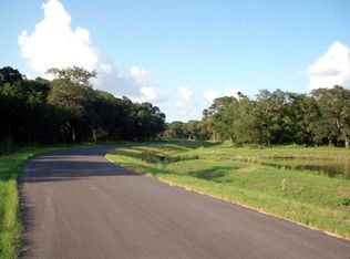 408 Thousand Oaks Dr, Angleton, TX 77515