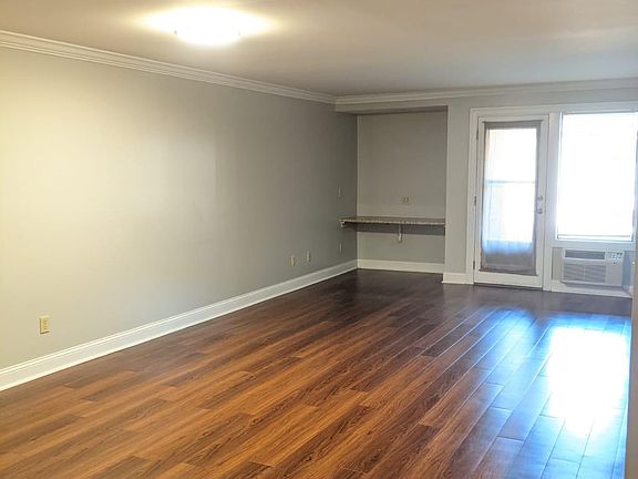 5th image of 1433 Willard Ave #6d684ee8a