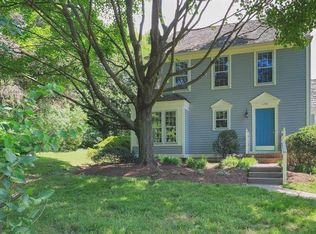 11701 Old Bayberry Ln, Reston, VA 20194