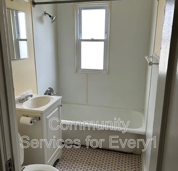 247 Roesch Ave #45A — Photo 2