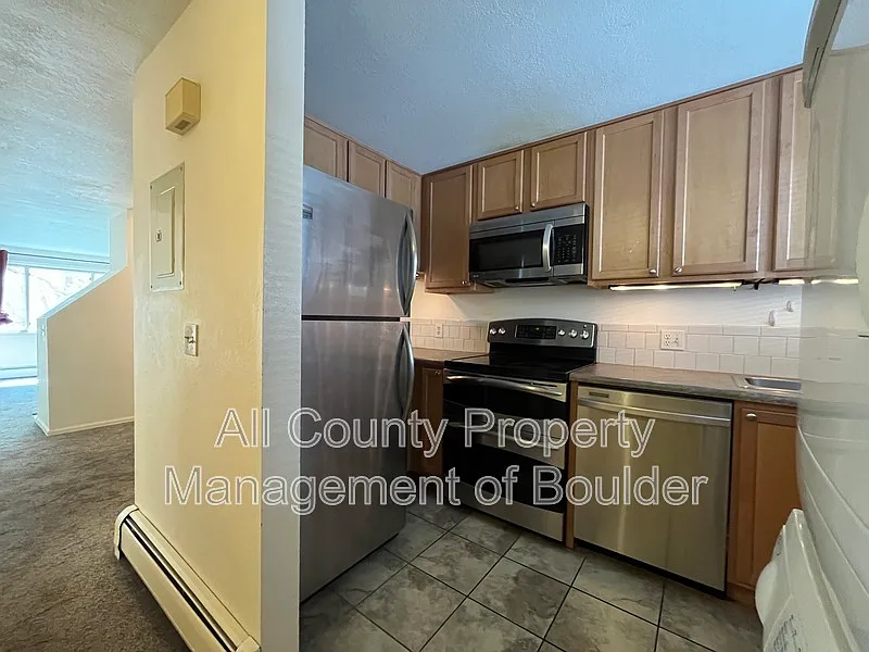 1 bed, 1.0 bath, 611 sqft, $1,600 — Photo 4