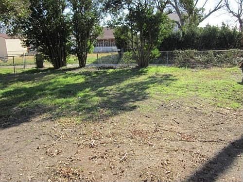 3rd image of 4418 Glenhaven Dr