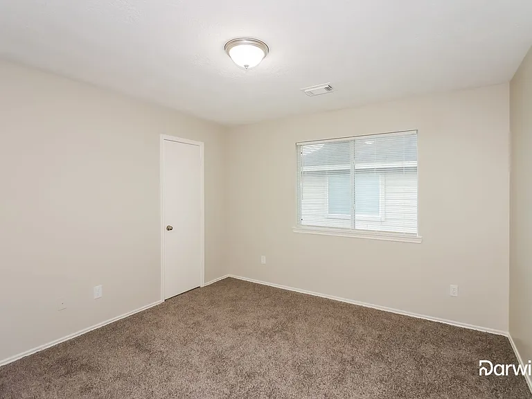 21910 Octavia Way — Photo 13