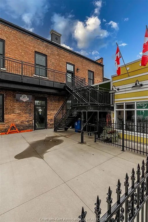 2 bed, $2,100 — Photo 4