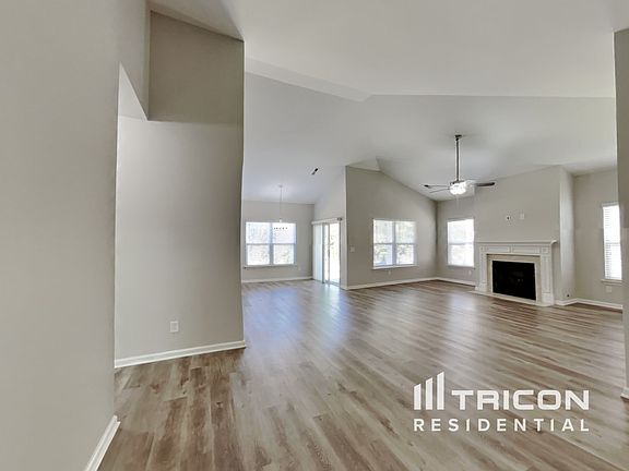 2nd image of 220 Jocelyn Dr