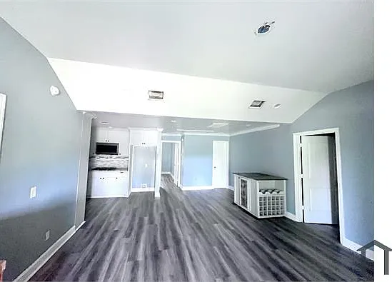 3 bed, 1337 sqft, $1,695 — Photo 3