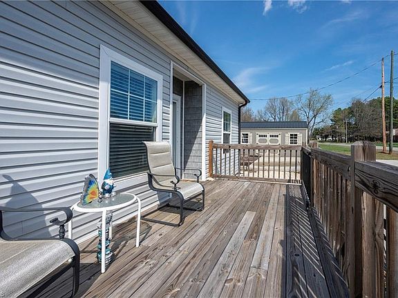 3rd image of 3432 Parrish Rd