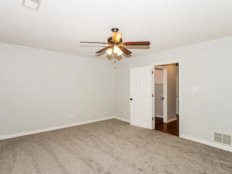 10102 Fox Hunt Dr — Photo 9