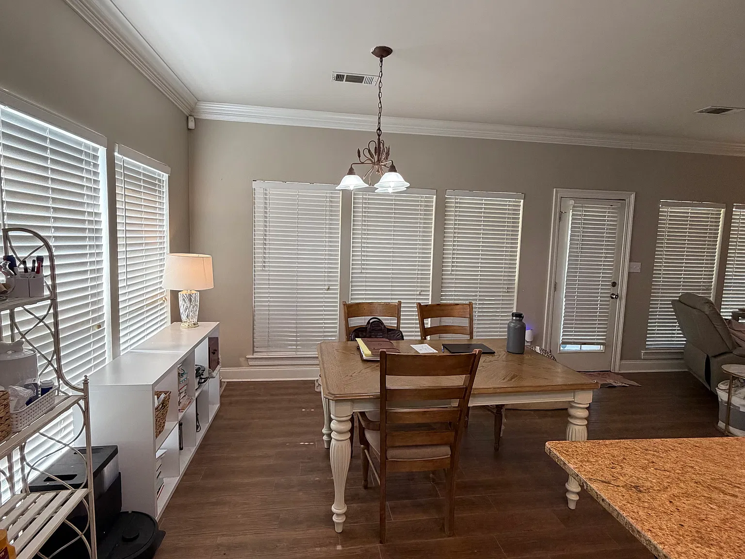3 bed, 1673 sqft, $1,800 — Photo 4