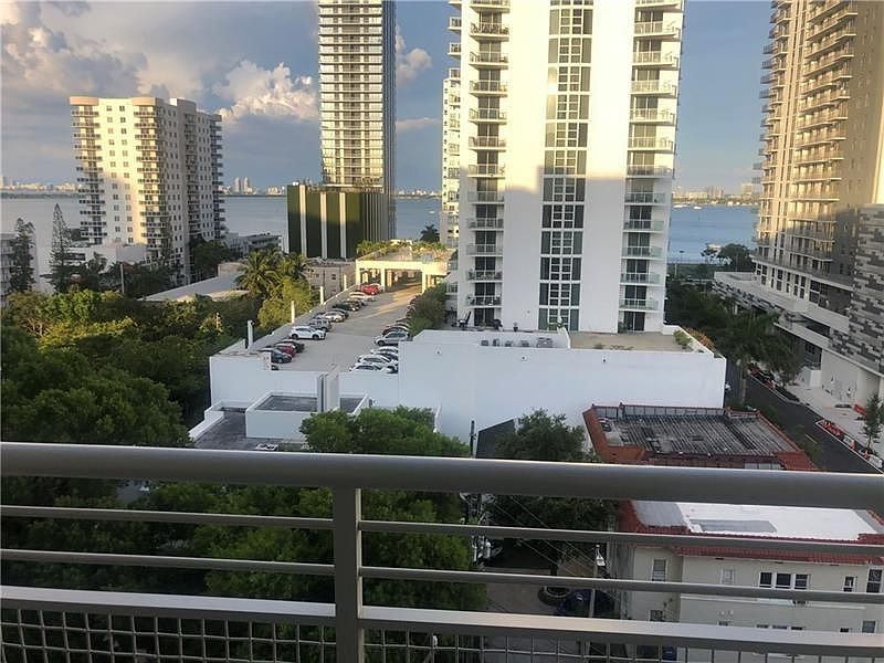 1st image of 2200 NE 4th Ave APT 805