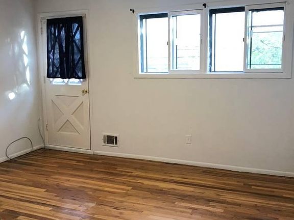 3rd image of 81 Redgrave Ave
