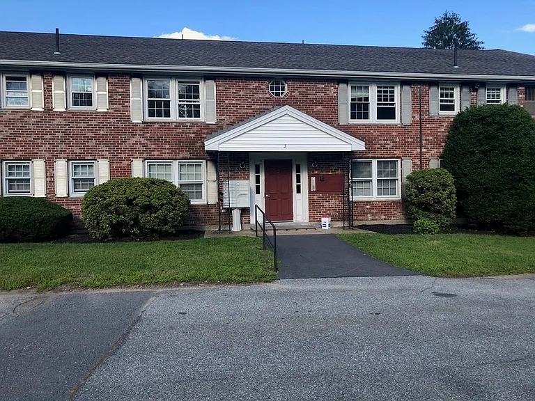 3 Elm St #2 — Photo 9