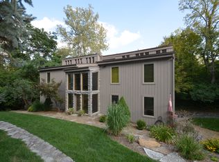 8330 Bridle Rd, Cincinnati, OH 45244