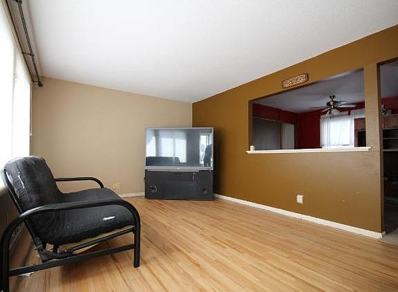 4th image of 909 Cortland Dr S