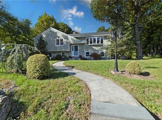 120 Oak Ridge Rd, Pleasantville, NY 10570