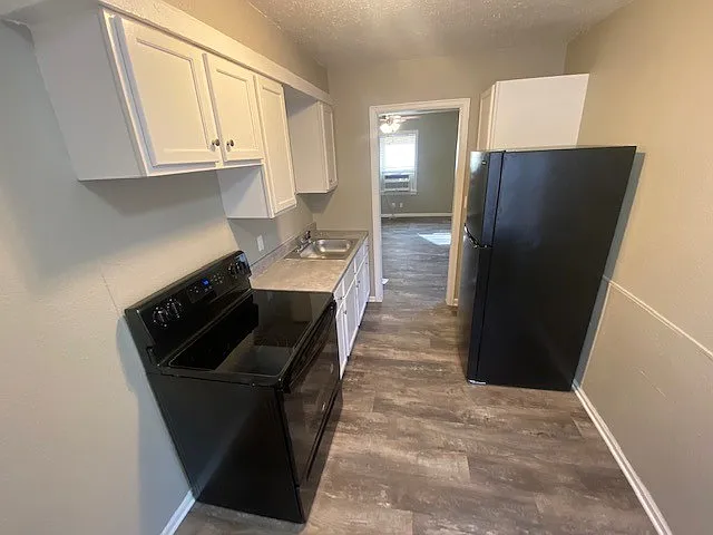 Central Park Apartments — Photo 33